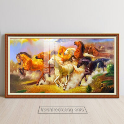 Mẫu tranh phong thuỷ bát mã đẹp hình ảnh đàn ngựa chạy mạnh mẽ bụi tung mù mịt