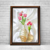 Mẫu tranh khổ đứng đẹp bình hoa tulip hồng và đôi bướm trên nền vải gấp nếp sóng