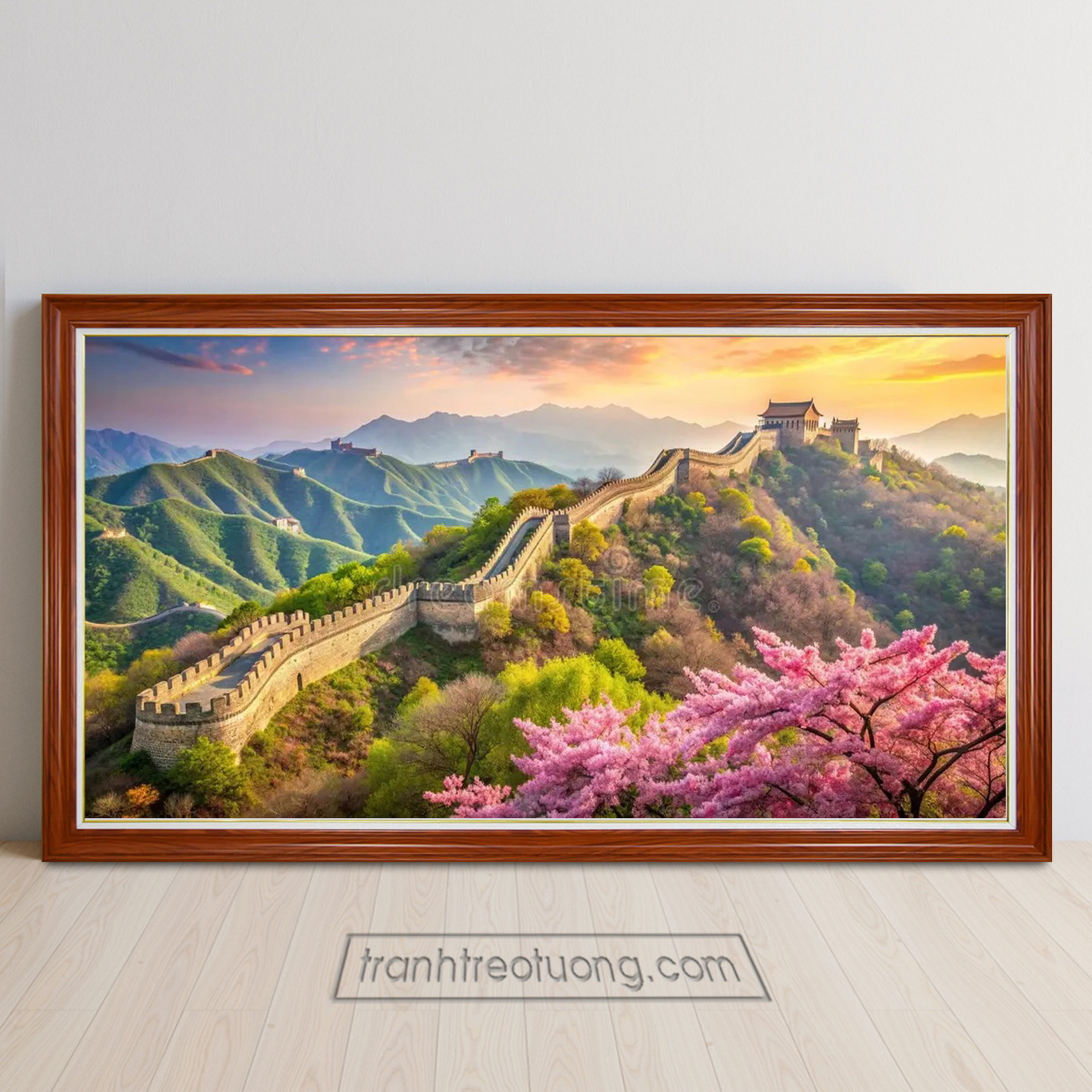 Mẫu tranh treo tường Vạn lý trường thành trên núi đẹp và cây đào nở hoa rực sắc hồng
