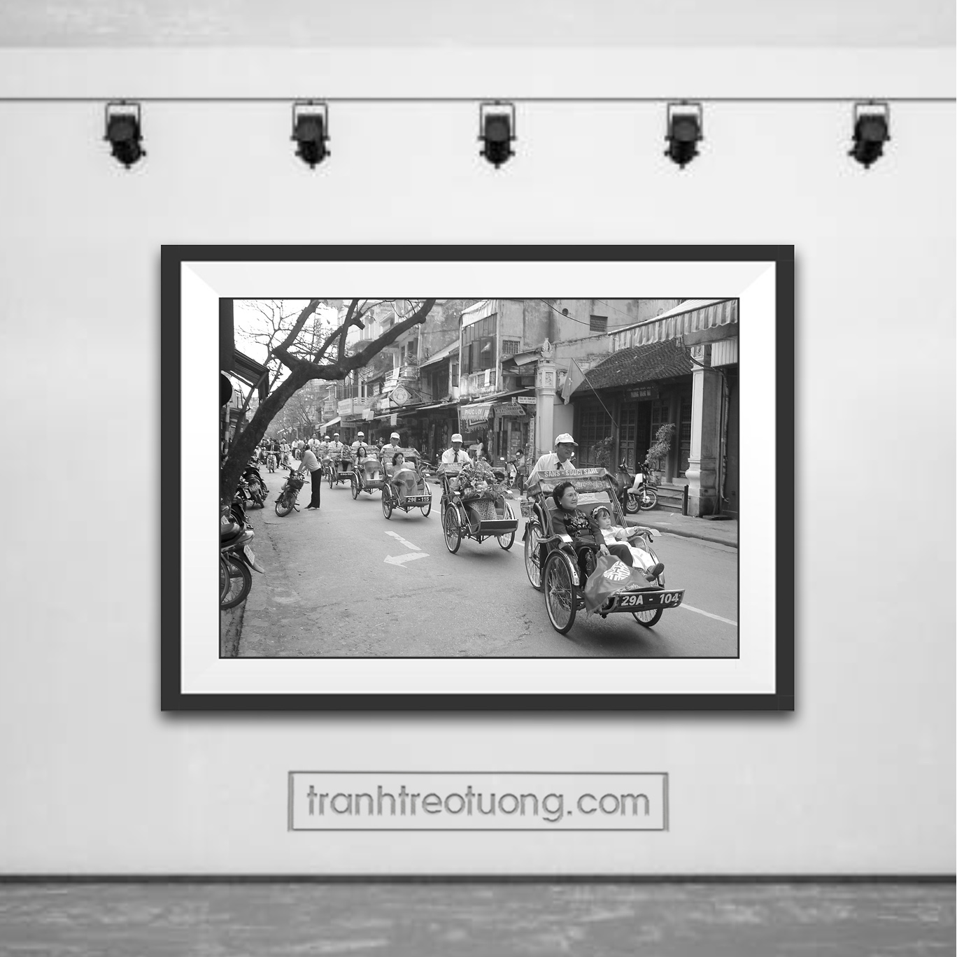 Mẫu tranh Hà Nội xưa đen trắng khung cảnh một đoàn xe rước đám cưới bằng xe xích lô