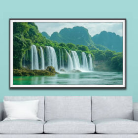 Mẫu tranh phong cảnh núi non rừng xanh và thác nước chảy xuống hồ đẹp