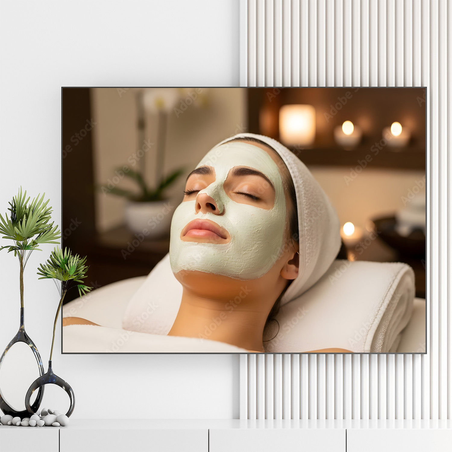 Mẫu tranh spa đẹp hình ảnh cô gái đắp mặt nạ dưỡng da và nằm thư giãn trong phòng spa ấm áp