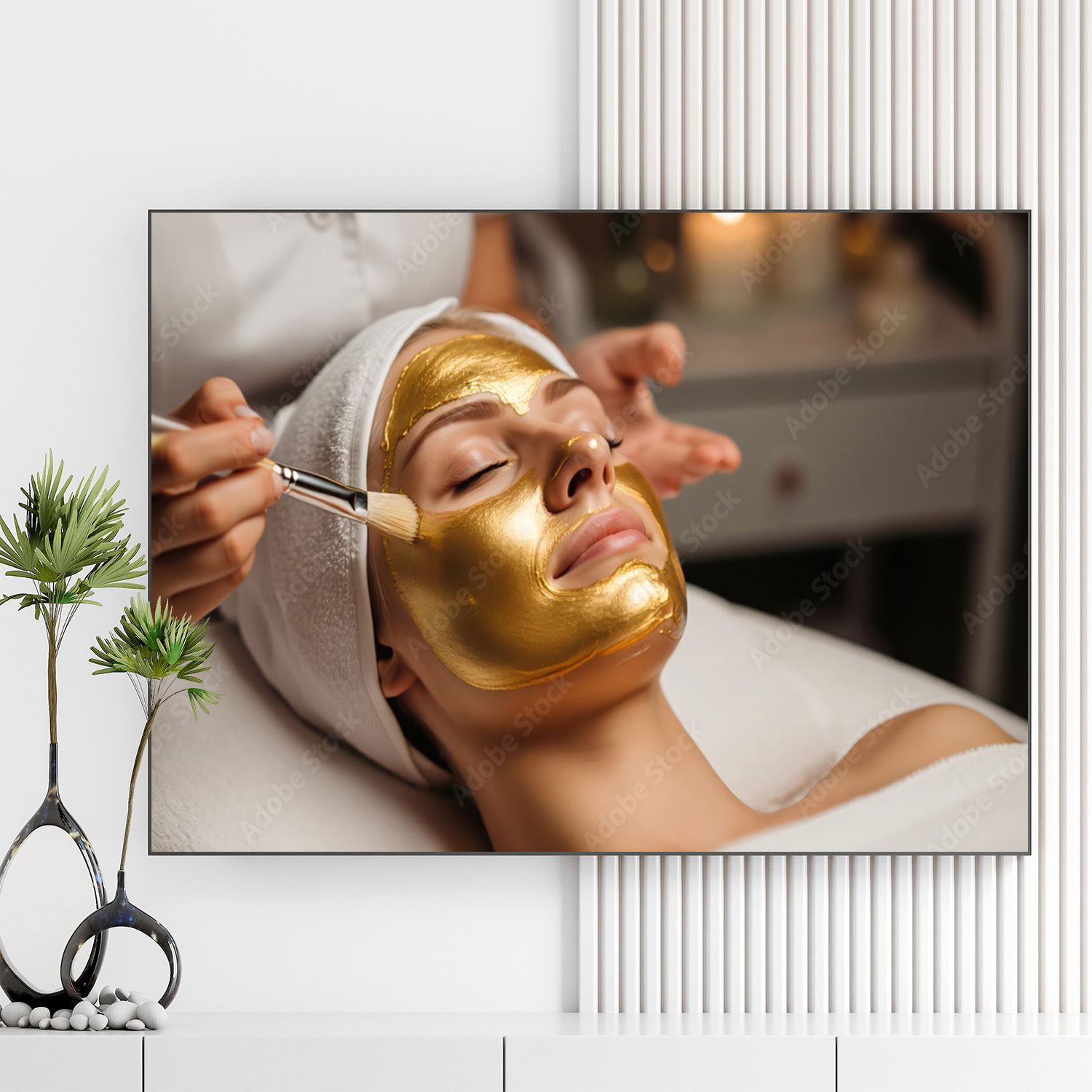 Mẫu tranh spa đẹp hình ảnh cô gái đắp mặt nạ vàng dưỡng da làm đẹp