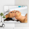 Mẫu tranh spa đẹp hình ảnh nhân viên bôi dưỡng chất chăm sóc da mặt cho nữ khách hàng