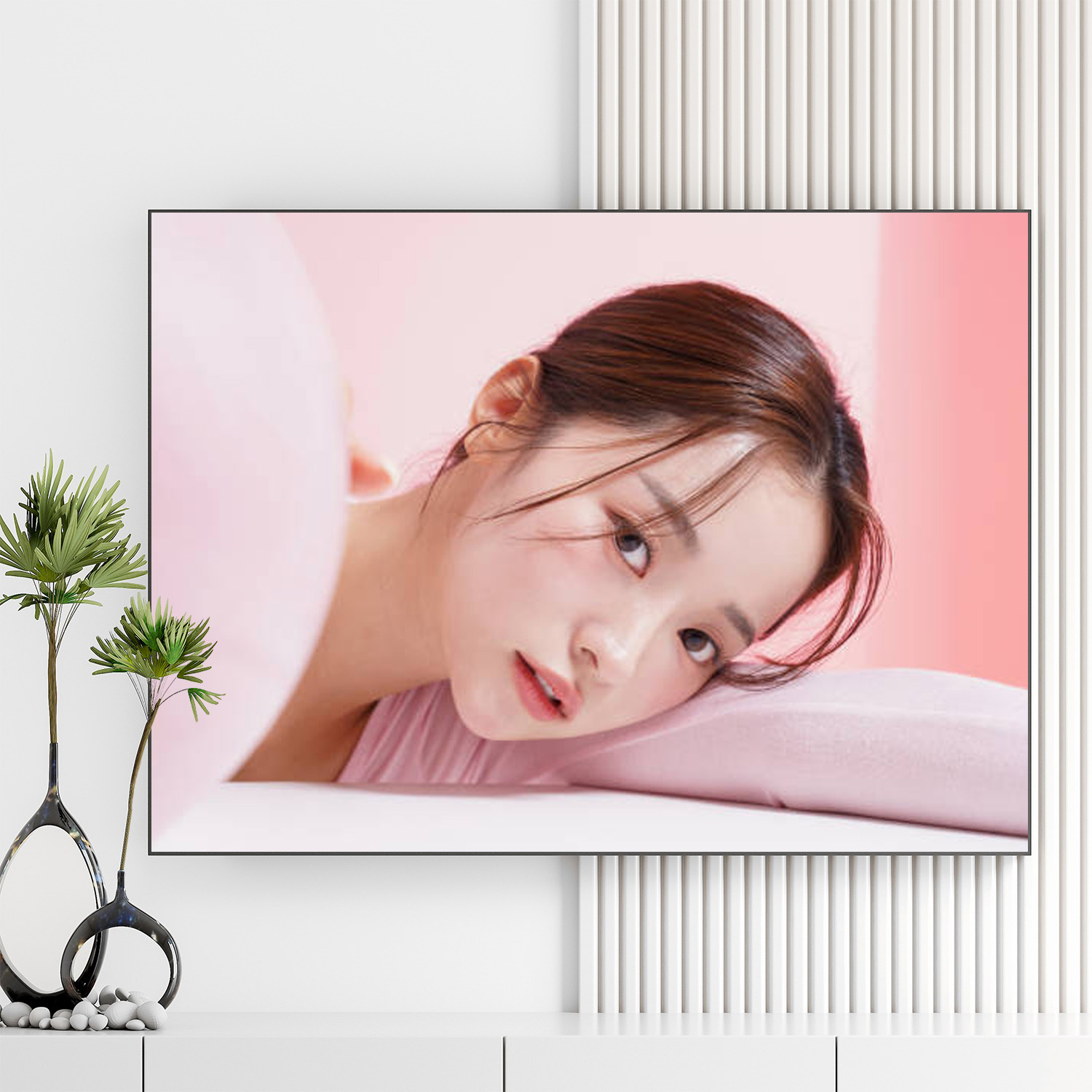 Mẫu tranh spa đẹp hình ảnh cô gái có làn da đẹp hồng hào