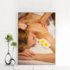 Mẫu tranh spa đẹp khổ đứng hình ảnh massage lưng cho nữ khách hàng