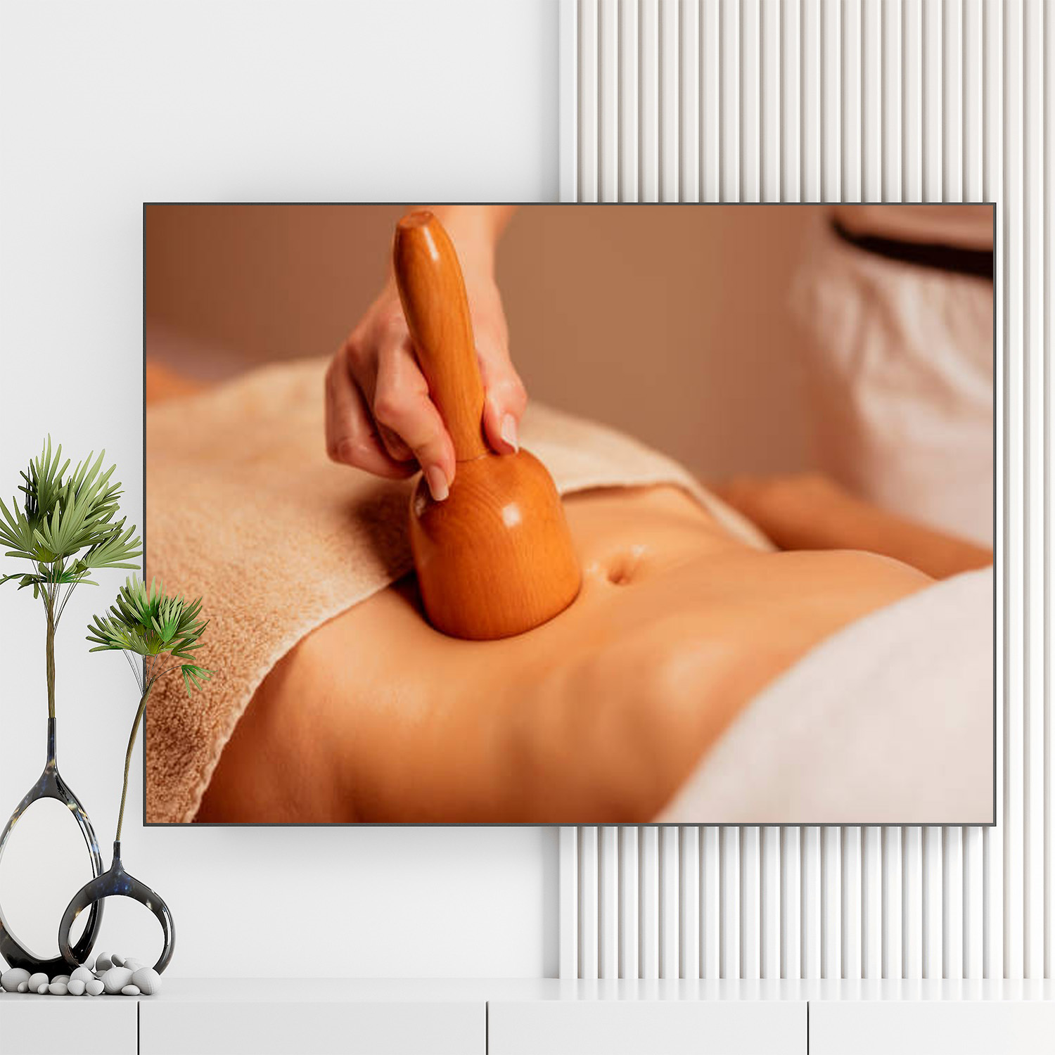 Mẫu tranh spa đẹp hình ảnh massage vùng bụng cho khách hàng