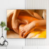 Mẫu tranh spa đẹp hình ảnh nhân viên đang massage vùng bụng cho khách hàng