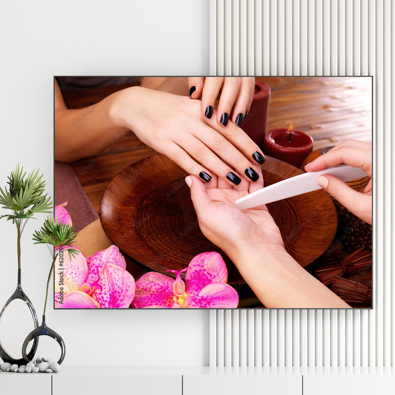 Mẫu tranh Spa & Nail đẹp hình ảnh sơn móng tay màu đen bóng đẹp