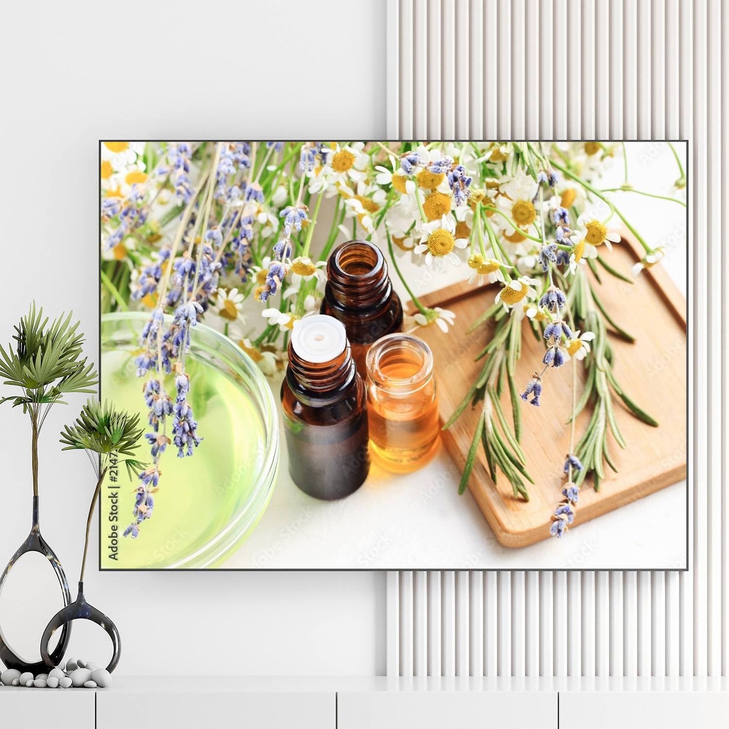 Mẫu tranh spa thiên nhiên đẹp hình ảnh hoa cúc hoạ mi, lavender và những chai tinh dầu
