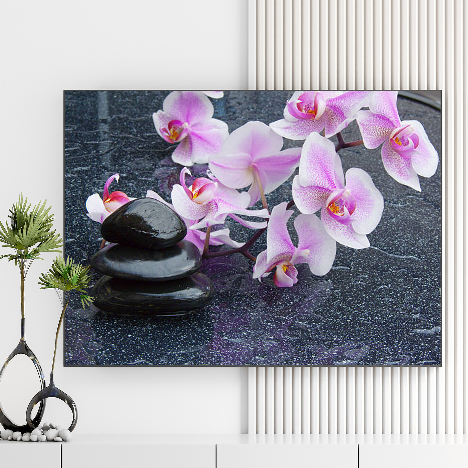 Mẫu tranh spa thiên nhiên đẹp hình ảnh cành hoa lan tím và đá cuội đen